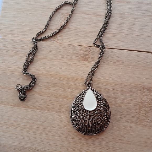 Vintage Goldtone Textured Pendant Necklace with Celestial Motifs - Picture 7 of 7